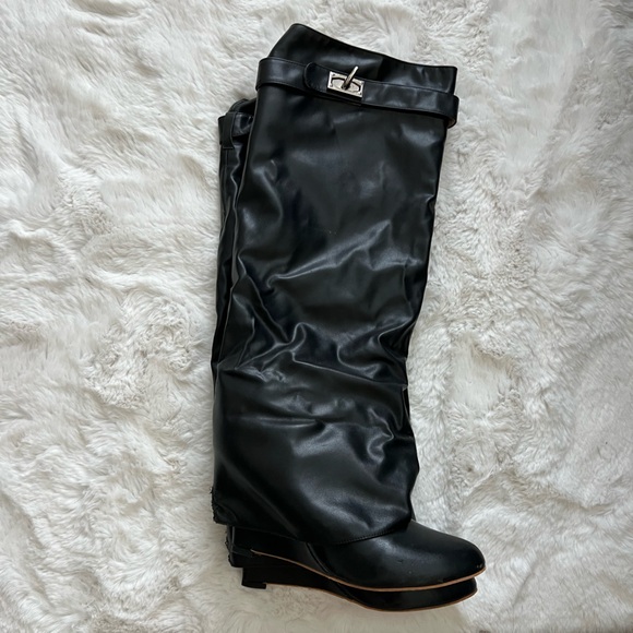 Givenchy Black Leather shark Boots - Picture 1 of 5